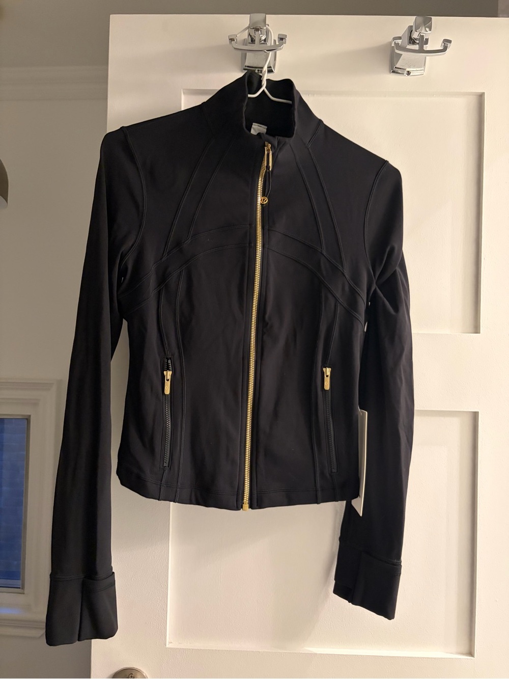 Lululemon Define Jacket Crop Size 6 Black Gold NWT